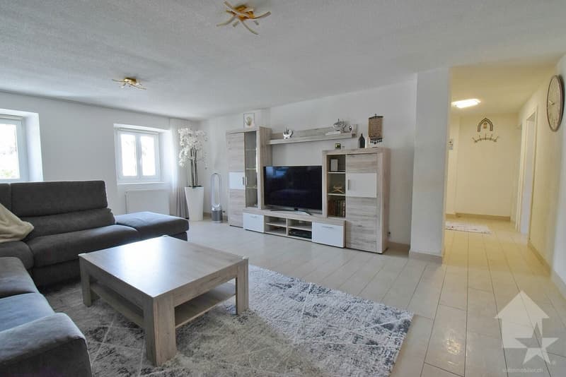 Appartement de 4.5 pcs très bien situé avec 3 places de parcs incluses ! (5)