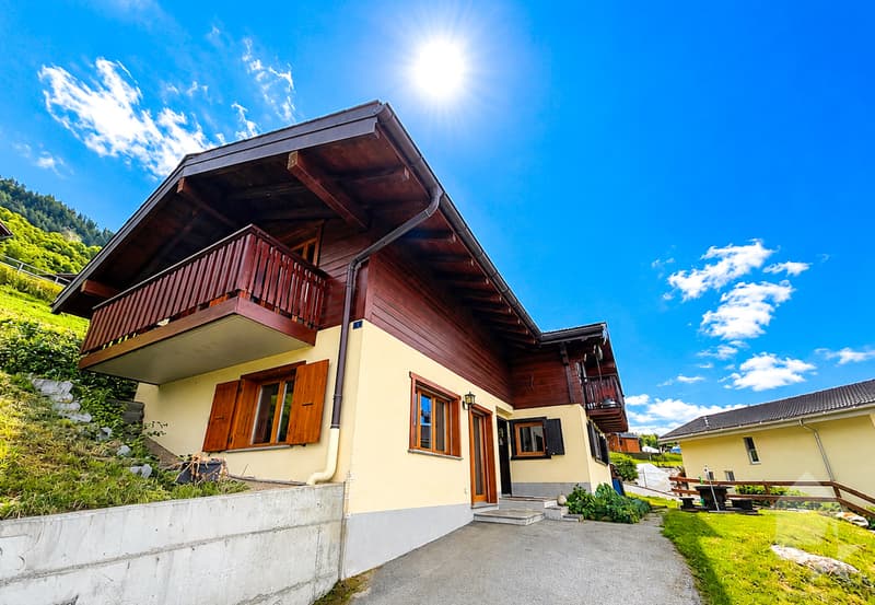 Charmante maison avec vue panoramique sur la plaine (1)