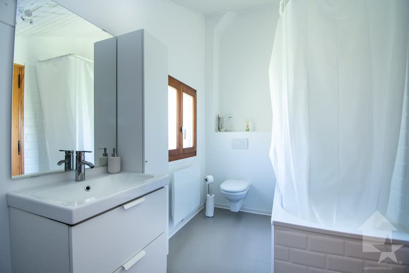 Semi-detached chalet on 3 levels, ideally located in Leysin (9)