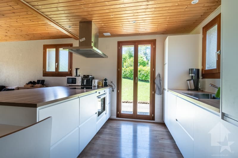 Semi-detached chalet on 3 levels, ideally located in Leysin (3)
