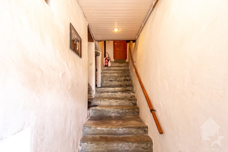 Authentisches Dorfhaus aus dem 18. Jahrhundert mit Außenbereichen (4)