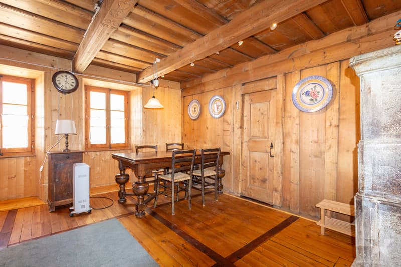 Authentisches Dorfhaus aus dem 18. Jahrhundert mit Außenbereichen (8)