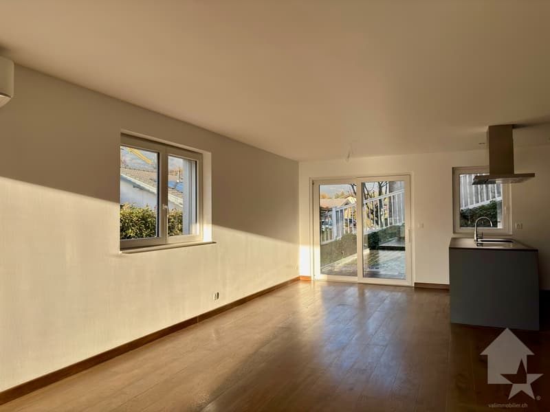 Spacieux 4.5 pièces et espace indépendant de 60 m2 ! (6)