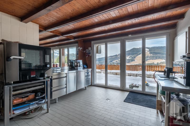 Family chalet with 8.5 rooms, modernized and perfectly maintained (12)
