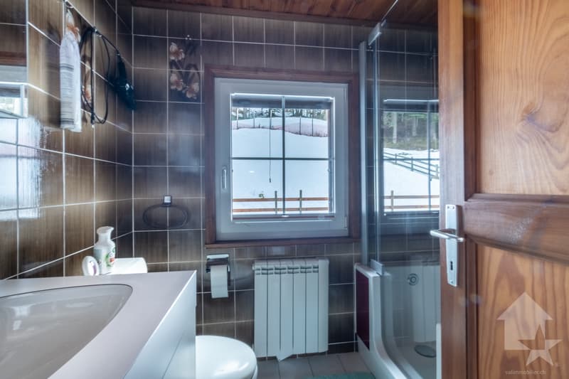 Family chalet with 8.5 rooms, modernized and perfectly maintained (11)