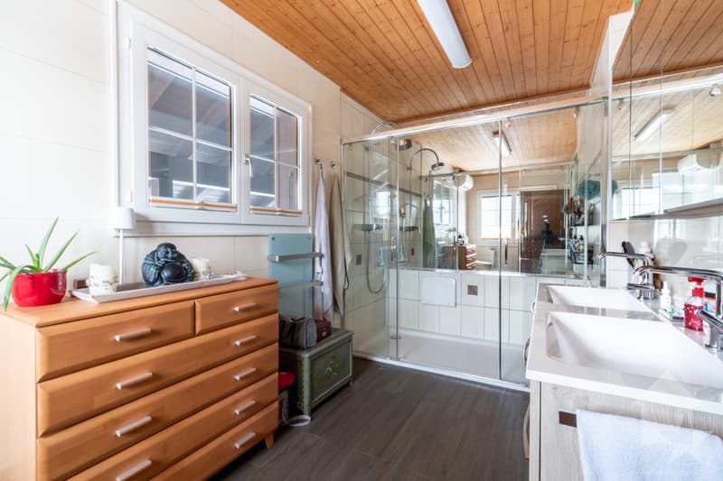Family chalet with 8.5 rooms, modernized and perfectly maintained (8)