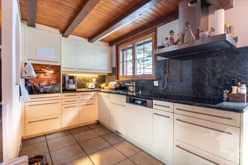 Family chalet with 8.5 rooms, modernized and perfectly maintained (4)