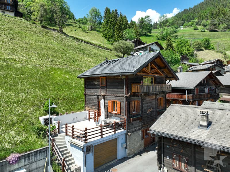 Chalet alpin avec studio indépendant et vue panoramique (1)
