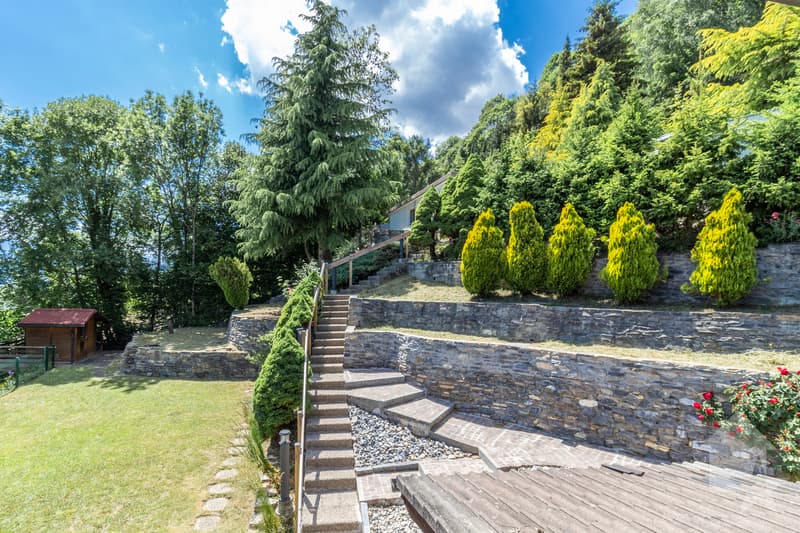 Charmant chalet jouissant d'une situation et d'une vue exceptionnelle (6)