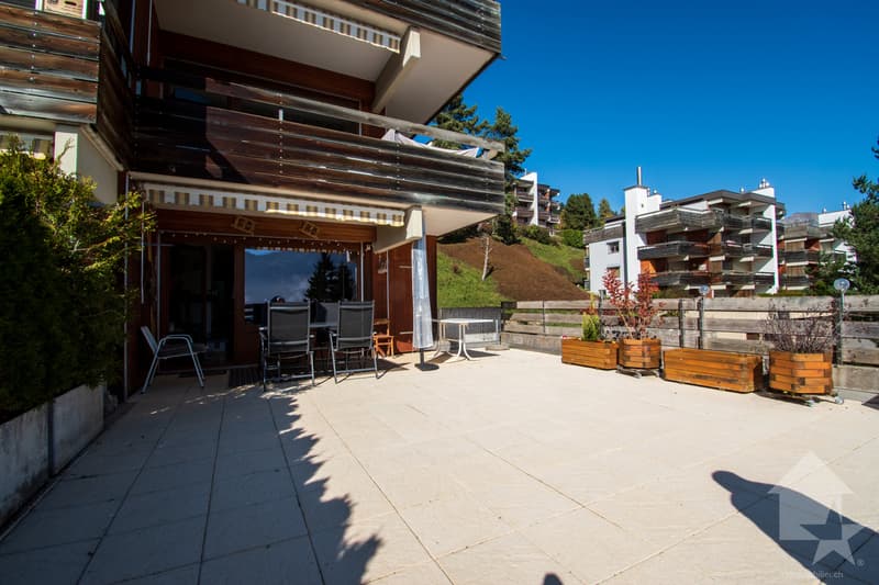 Charming 2.5-room apartment with large terrace (9)