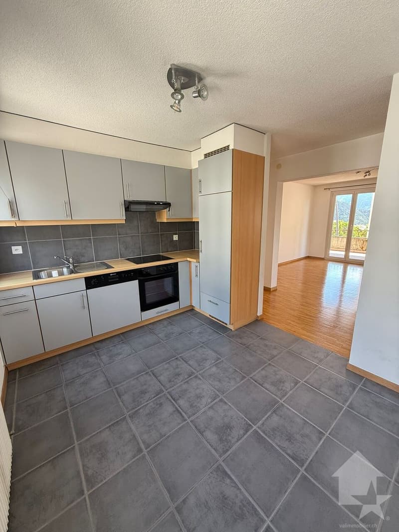 Immobilienanlage mit Restaurant und Wohnungen (1)
