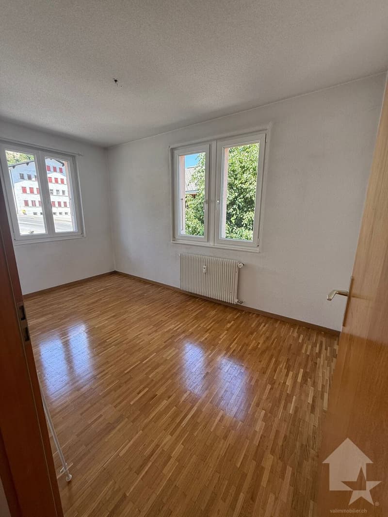Immobilienanlage mit Restaurant und Wohnungen (4)