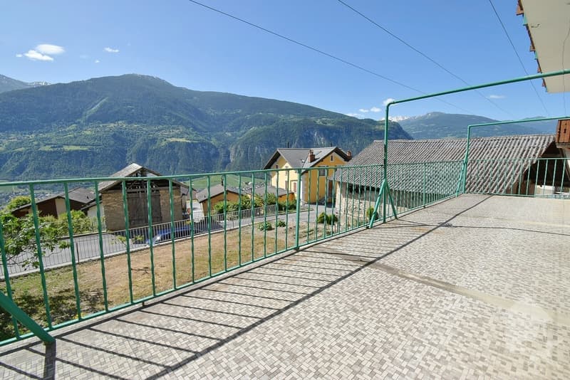 Appartement de 4.5 pièces avec une grange, un jardin + 2 grandes caves (1)