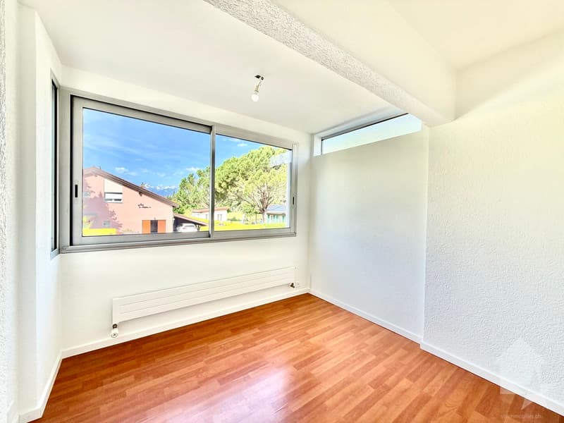 Über 115 m2 große Durchgangswohnung, Garagenbox, Park, Keller und Dachboden! (12)