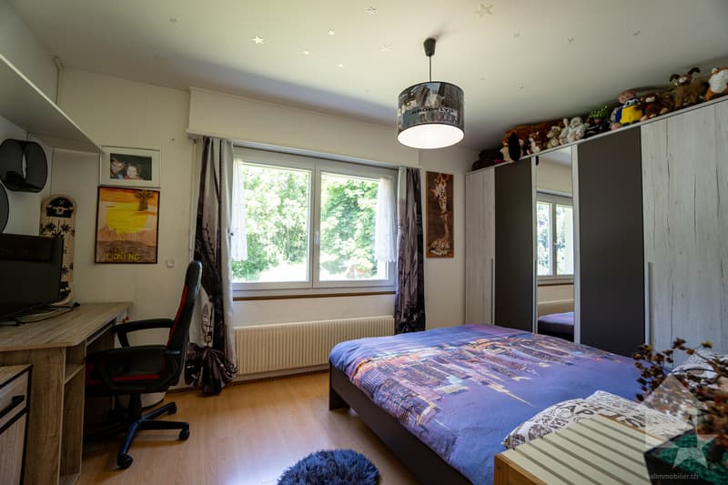 Spacieuse villa rénovée au centre de la vallée, vendable aux étrangers (8)