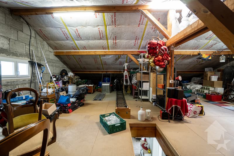 Spacieuse villa rénovée au centre de la vallée, vendable aux étrangers (13)