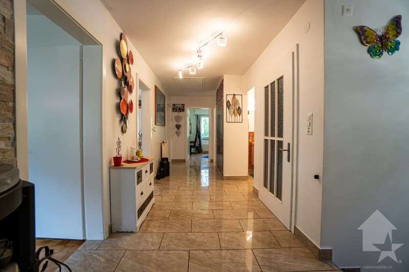 Villa spaziosa ristrutturata nel centro della valle, vendibile a stranieri (6)