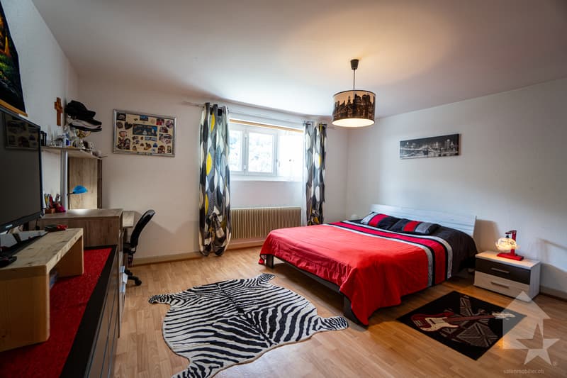 Spacieuse villa rénovée au centre de la vallée, vendable aux étrangers (10)