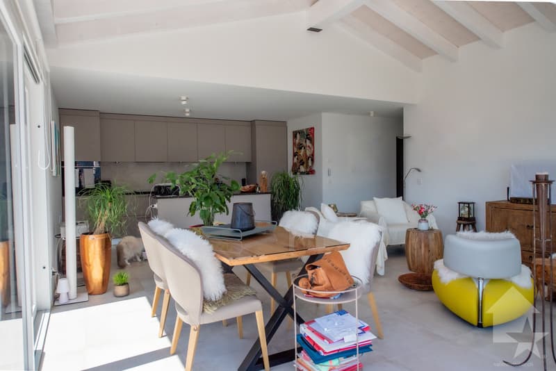 Schönes 4.5-Zimmer-Apartment, große Terrasse, tolle Aussicht und Sonnenschein, ruhig (5)