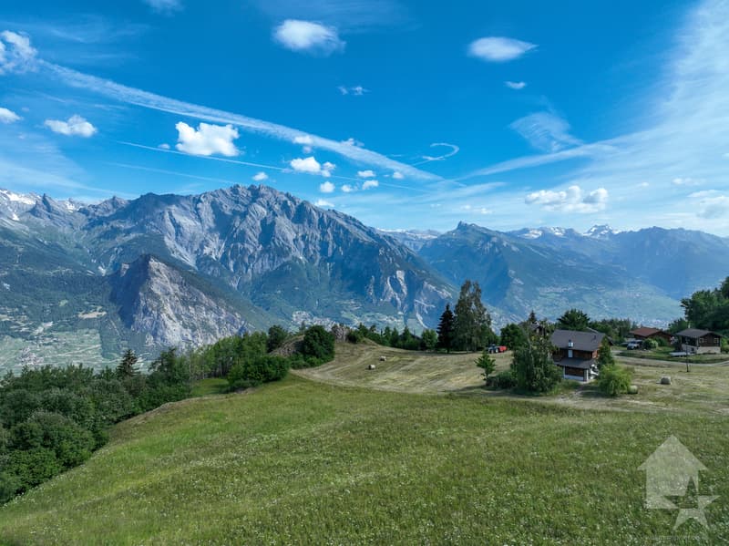 Exceptional chalets to be built in the heart of an eco-district in La Tzoumaz (1)