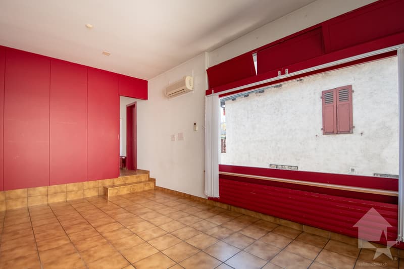 Maison villageoise au coeur de Fully à rénover (4)