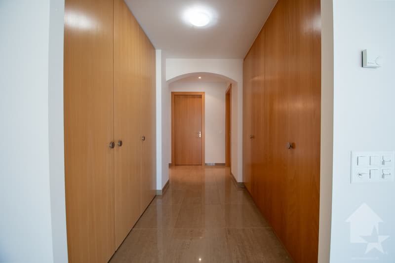 Spacieux appartement traversant dans les bains de Saillon (9)
