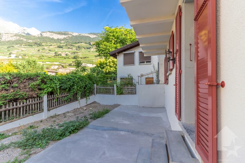 Building with three fully renovated apartments in good taste (9)