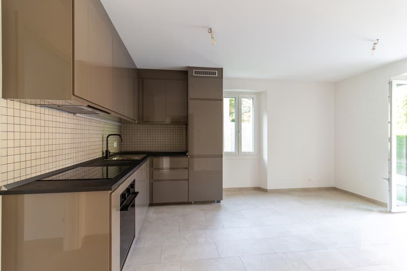 Building with three fully renovated apartments in good taste (8)