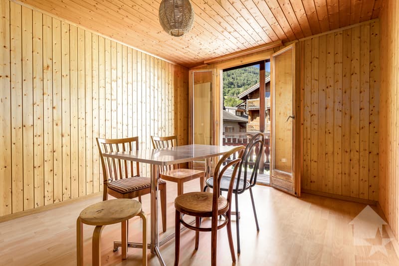 Ehemaliges Dorfhaus zur Renovierung, 10 Räume + Gewerbeflächen, 400 m2 (10)
