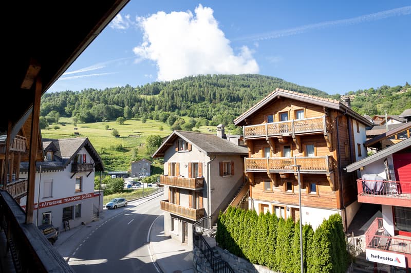 Ehemaliges Dorfhaus zur Renovierung, 10 Räume + Gewerbeflächen, 400 m2 (11)