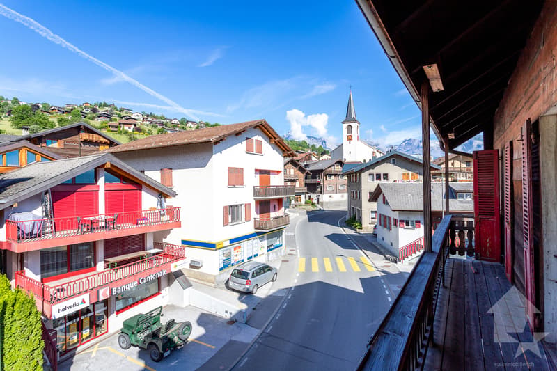 Ehemaliges Dorfhaus zur Renovierung, 10 Räume + Gewerbeflächen, 400 m2 (13)