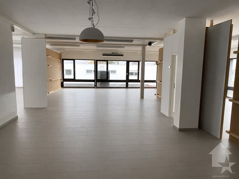 In affitto, grande superficie di 268 m2 - zona commerciale Conthey (2)