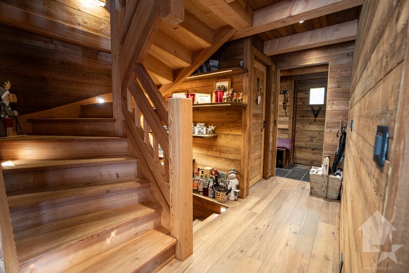 Chaleureux chalet avec cachet et vues exceptionnelles (3)