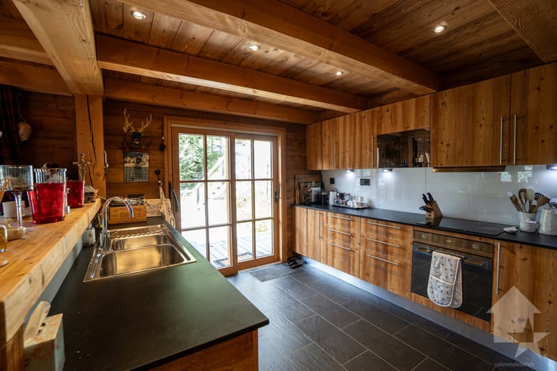 Chaleureux chalet avec cachet et vues exceptionnelles (5)