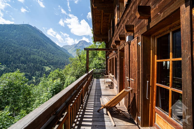 Chaleureux chalet avec cachet et vues exceptionnelles (8)