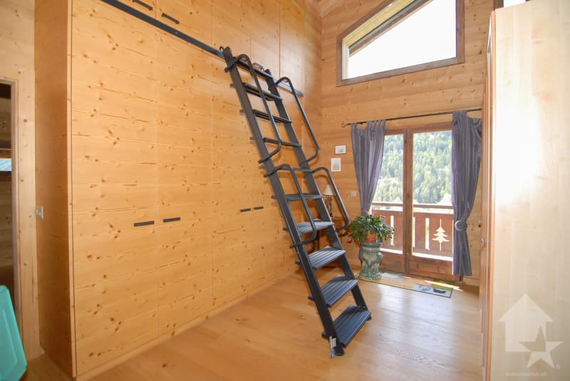 Beautiful chalet in the heart of the Valais Alps (8)