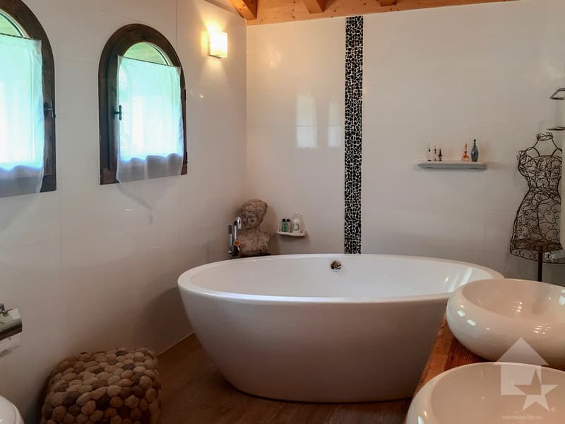 Beautiful chalet in the heart of the Valais Alps (9)