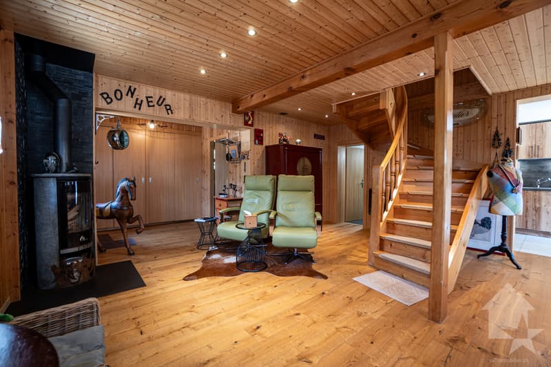 Charming chalet with lovely garden, double garage and stunning views (2)