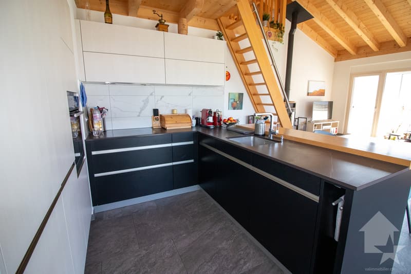 Magnifique appartement mansardé de 4,5 pces (6)