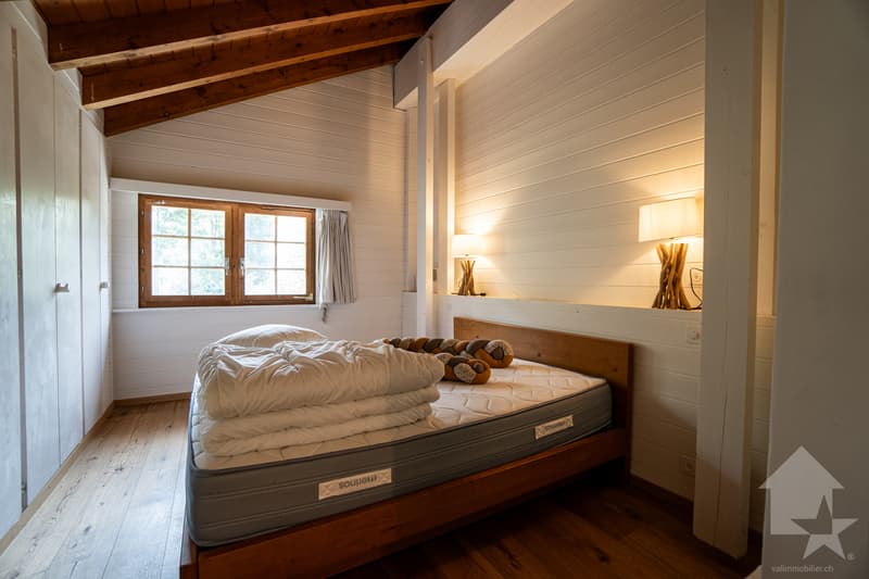 Spacieux chalet de caractère avec belle véranda et magnifique jardin (9)