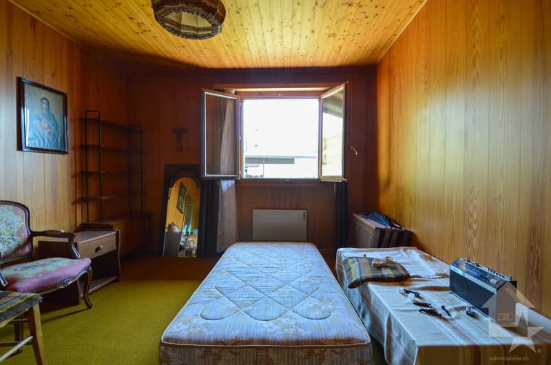 Maison à rénover dans un excellent emplacement (8)