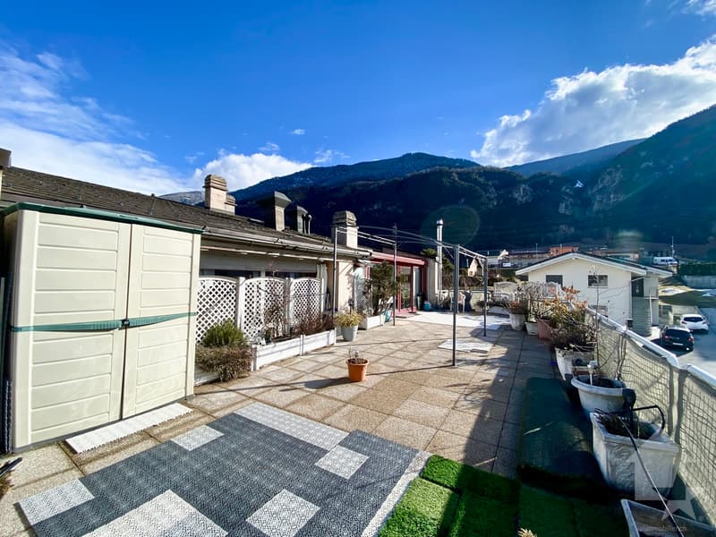 Spacieux attique au calme, parking, terrasse de 105 m2 et vue ! (6)