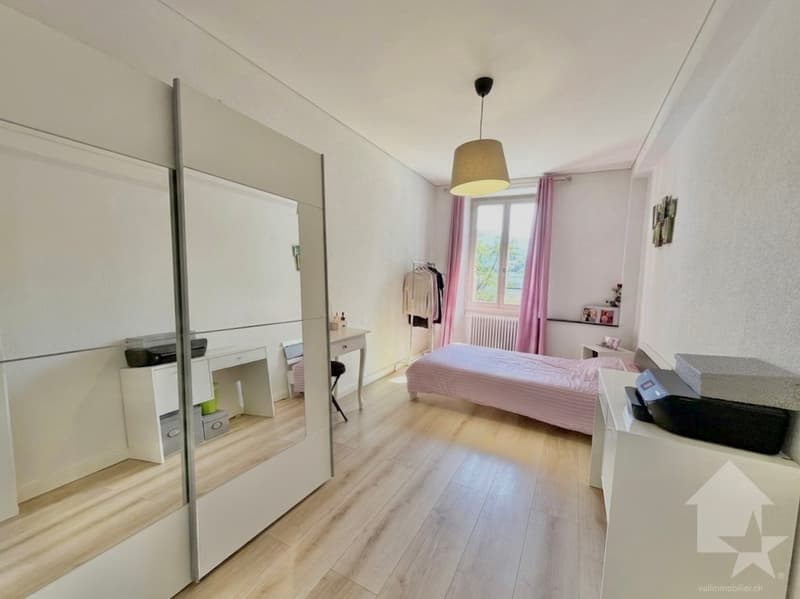 Appartement de 2.5 pièces rénové avec garage box ! (7)