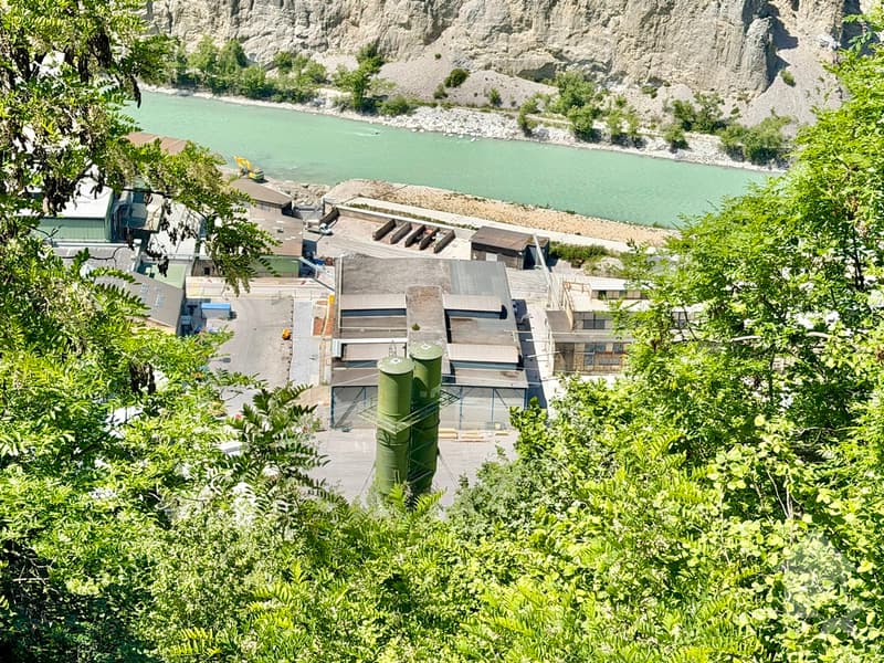 Halle industrielle de 20'500 m3 et de 2'130 m2 avec accès sécurisé (12)