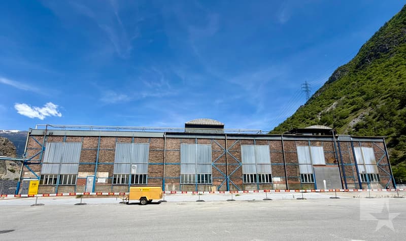 Halle industrielle de 20'500 m3 et de 2'130 m2 avec accès sécurisé (9)