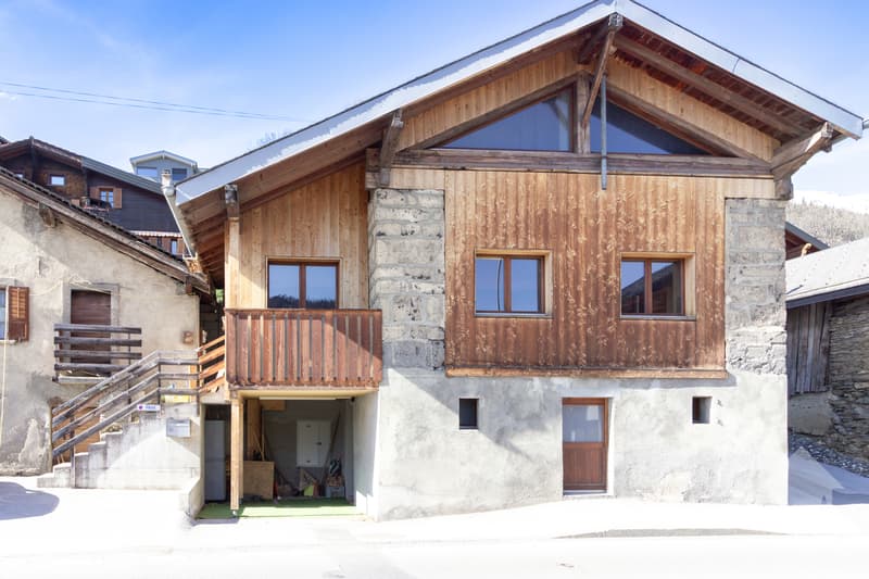 Grange rénovée de 4.5 pièces de 107 m2 habitables avec jardin de 40 m2 (3)