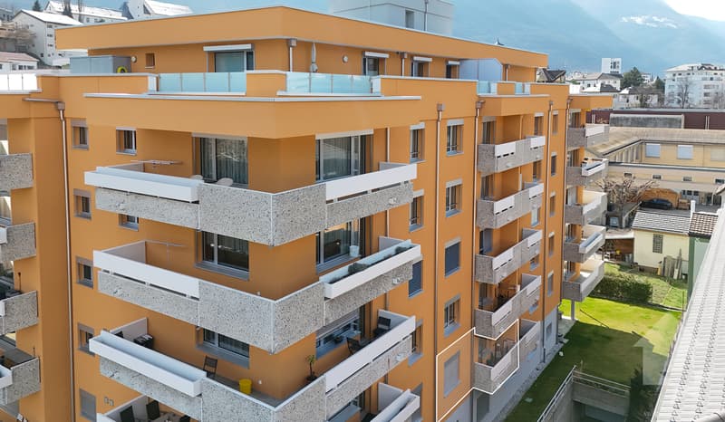 Appartement de ville de 2 pièces avec balcon dans un immeuble rénové (1)