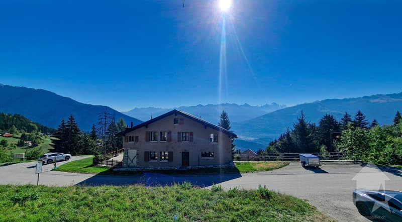 Maison mitoyenne refaite à neuf : calme, vue et ensoleillée (2)
