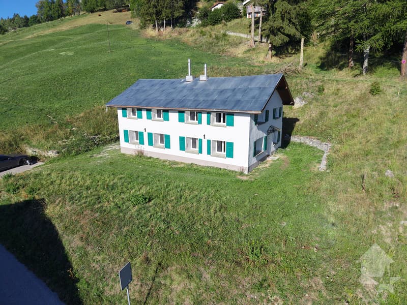 Maison mitoyenne refaite à neuf : calme, vue et ensoleillée (1)