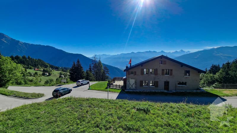 Maison mitoyenne refaite à neuf : calme, vue et ensoleillée (2)